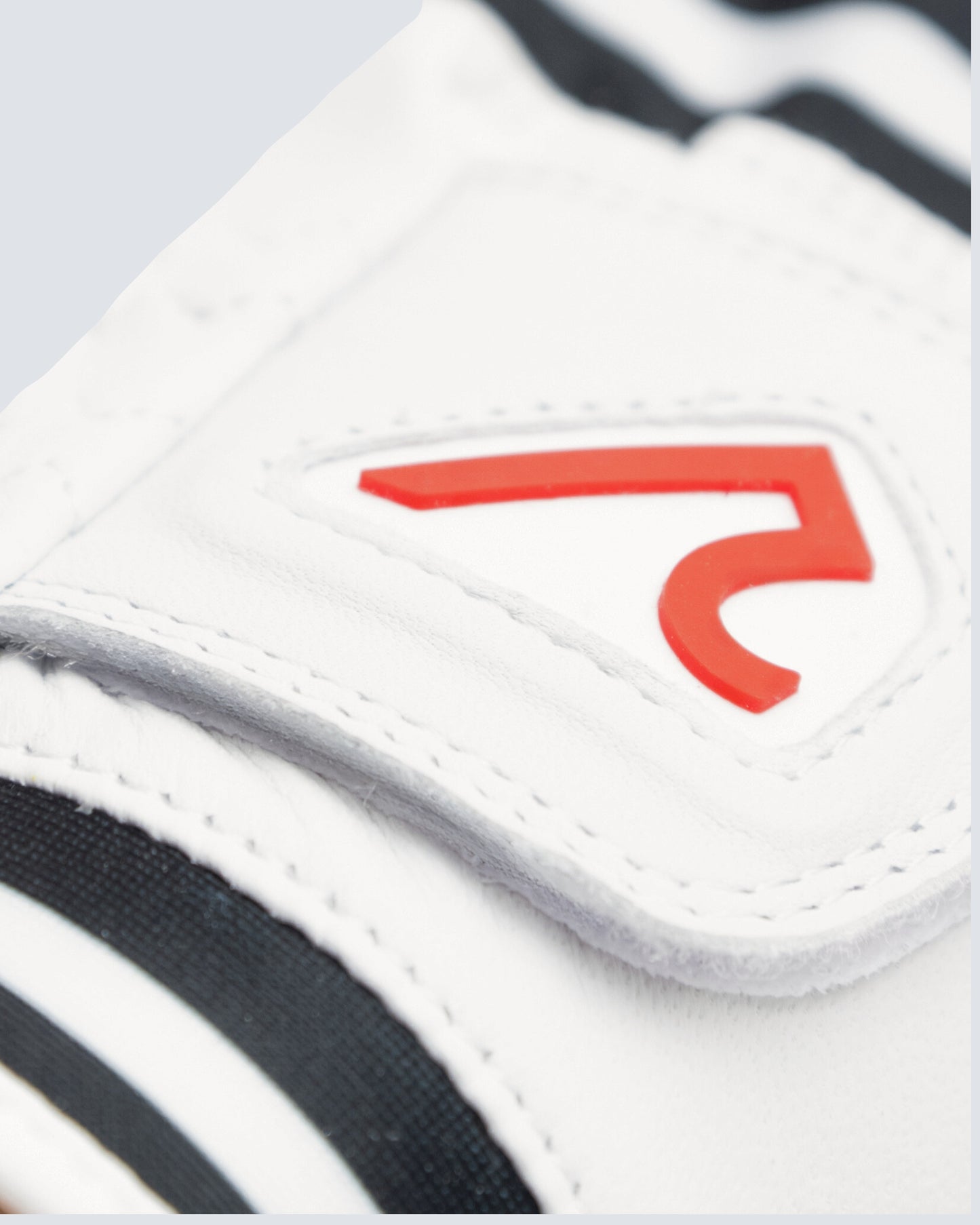 Perry Glove in White/Multi