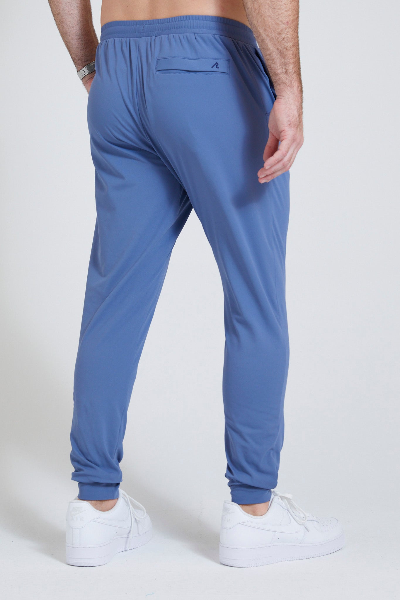 Image of the donahue jogger in blue horizon ss23