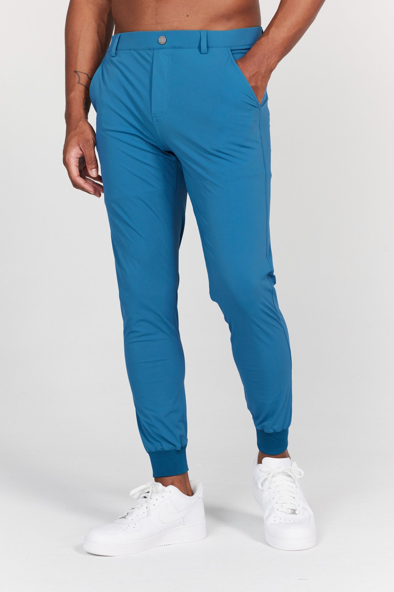 Halliday Pull-On Jogger in Corsair