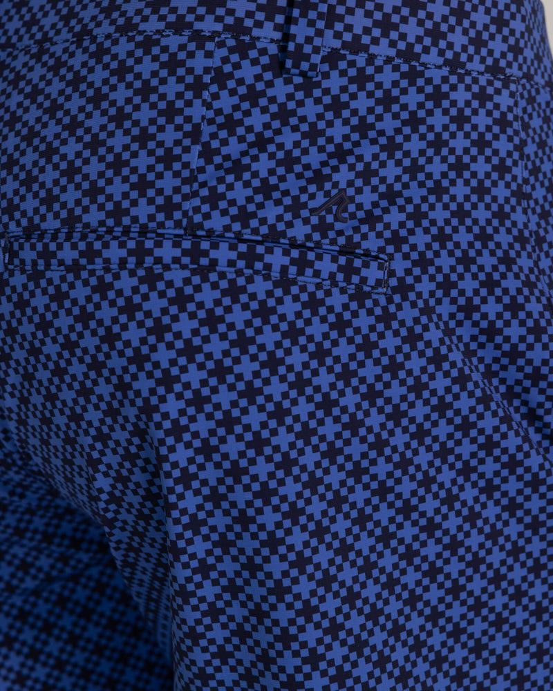 Printed Hanover Pull-On Short Abbott in Midnight Navy Multi