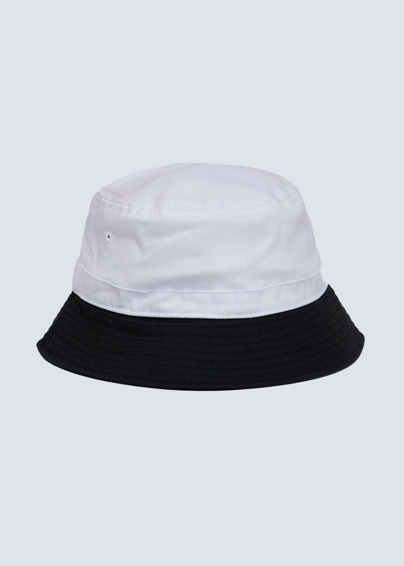 Script Bucket Hat in White/Tuxedo