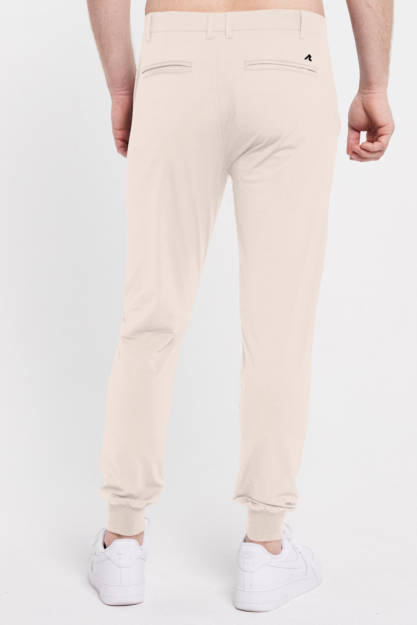 Image of the halliday pull-on jogger in macadamia