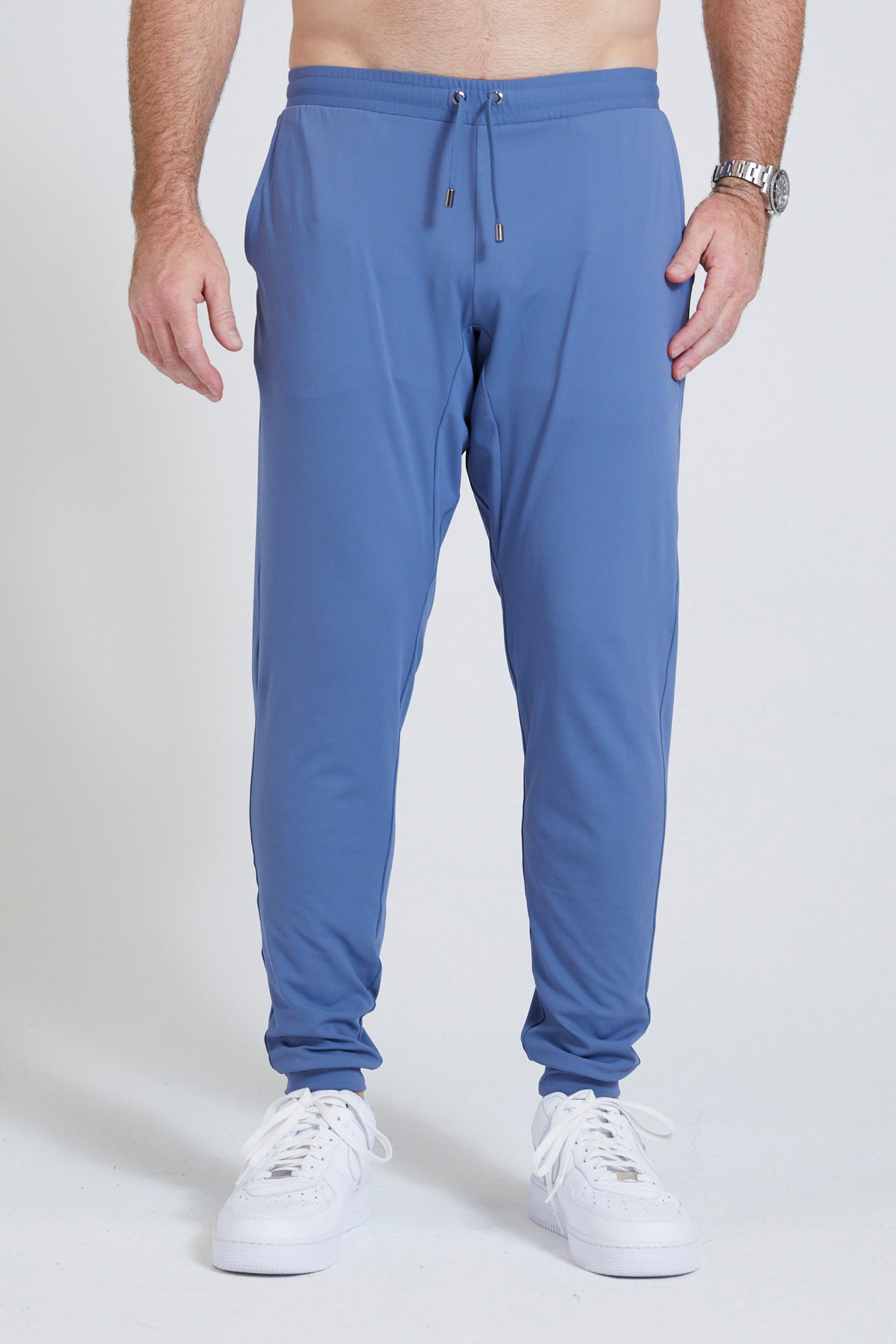 Image of the donahue jogger in blue horizon ss23