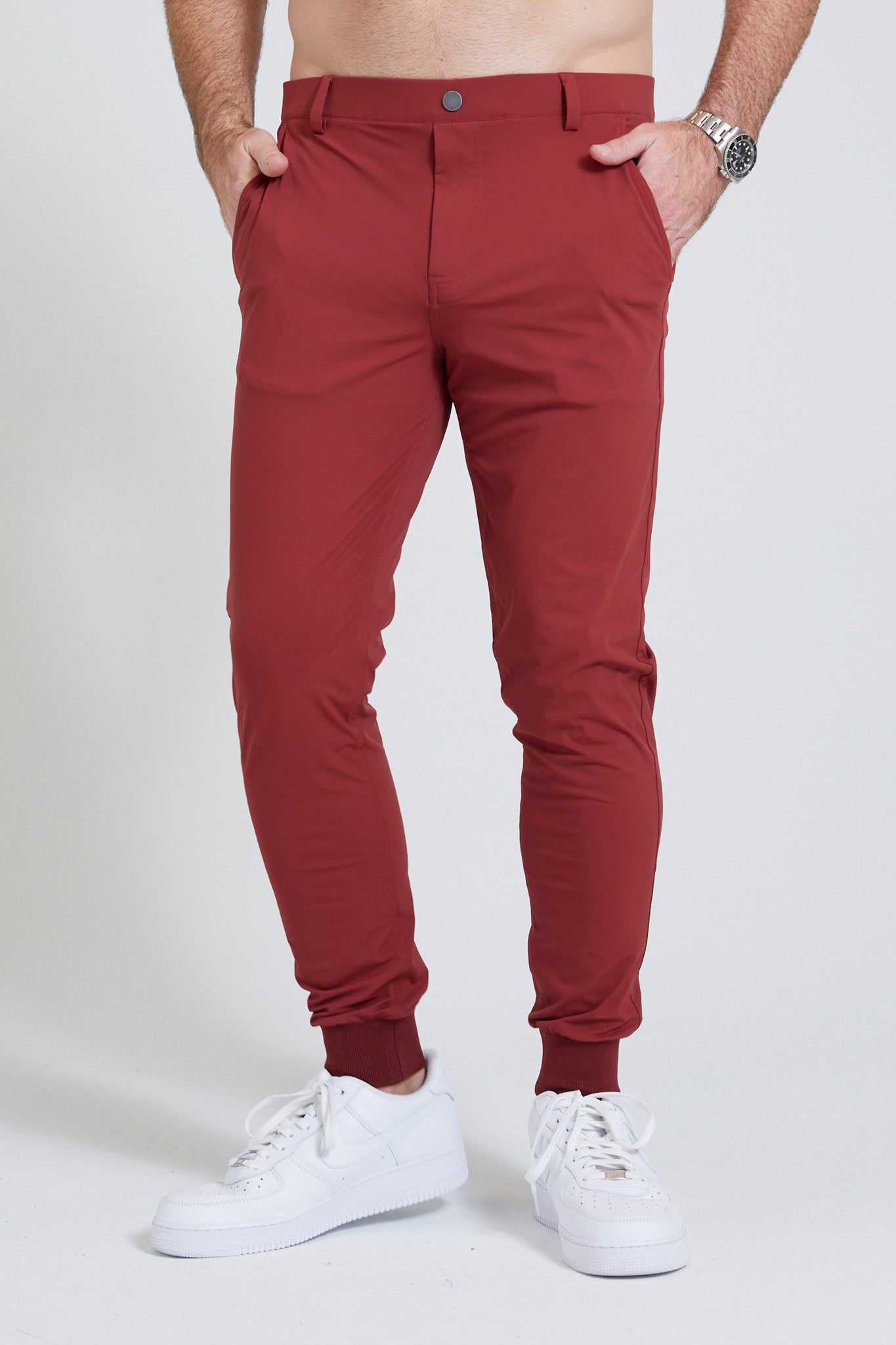 Image of the halliday pull-on jogger in maroon 1