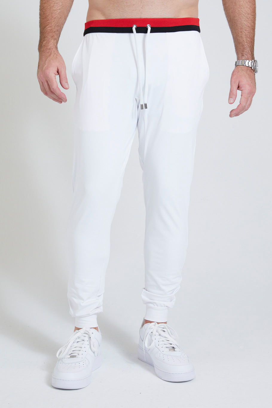 Image of the logan jogger in bright white ss23