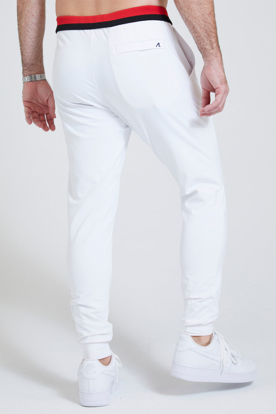 Image of the logan jogger in bright white ss23