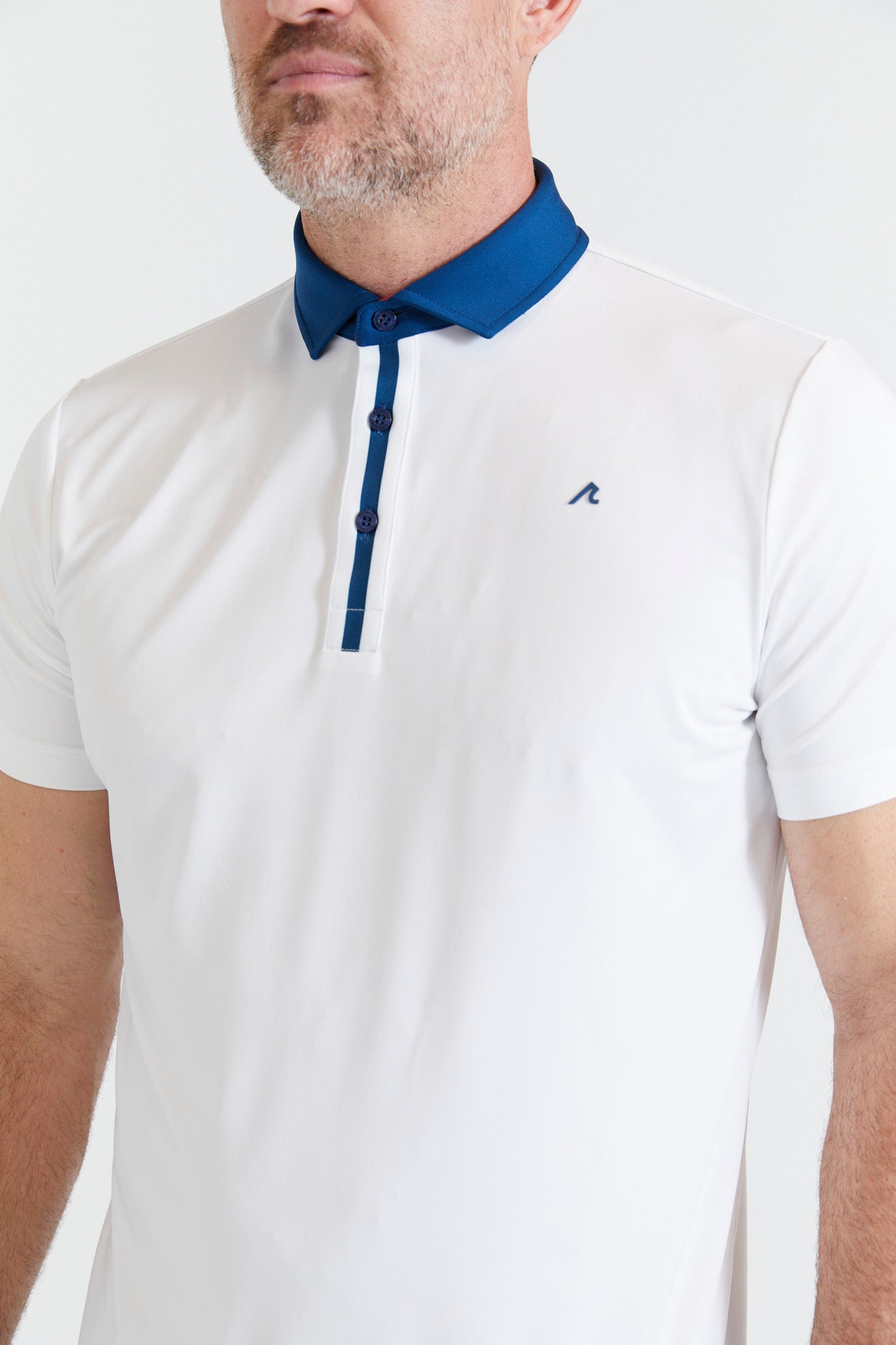 Image of the monroe polo in bright white ss23