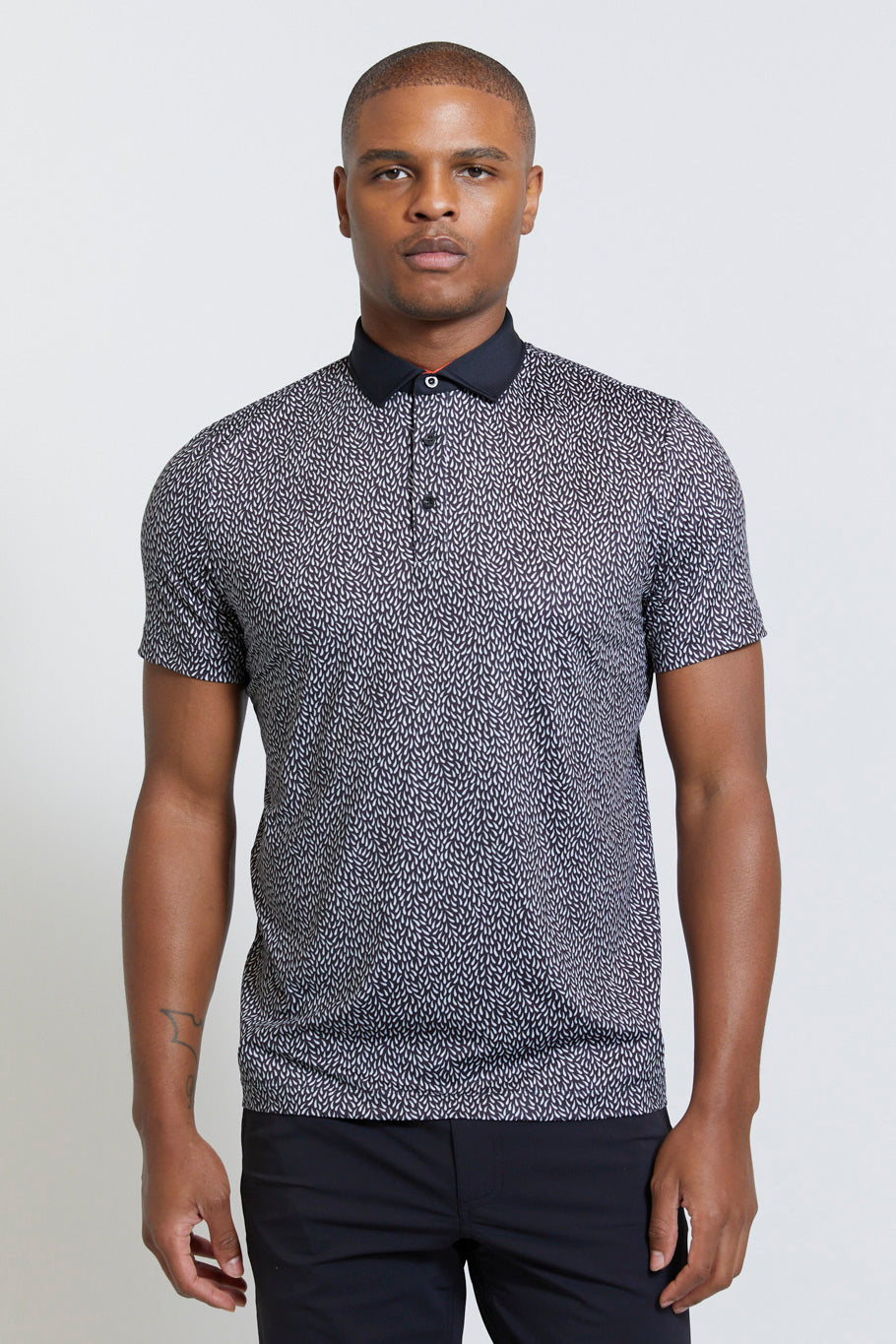 Image of the stearn polo in tuxedo