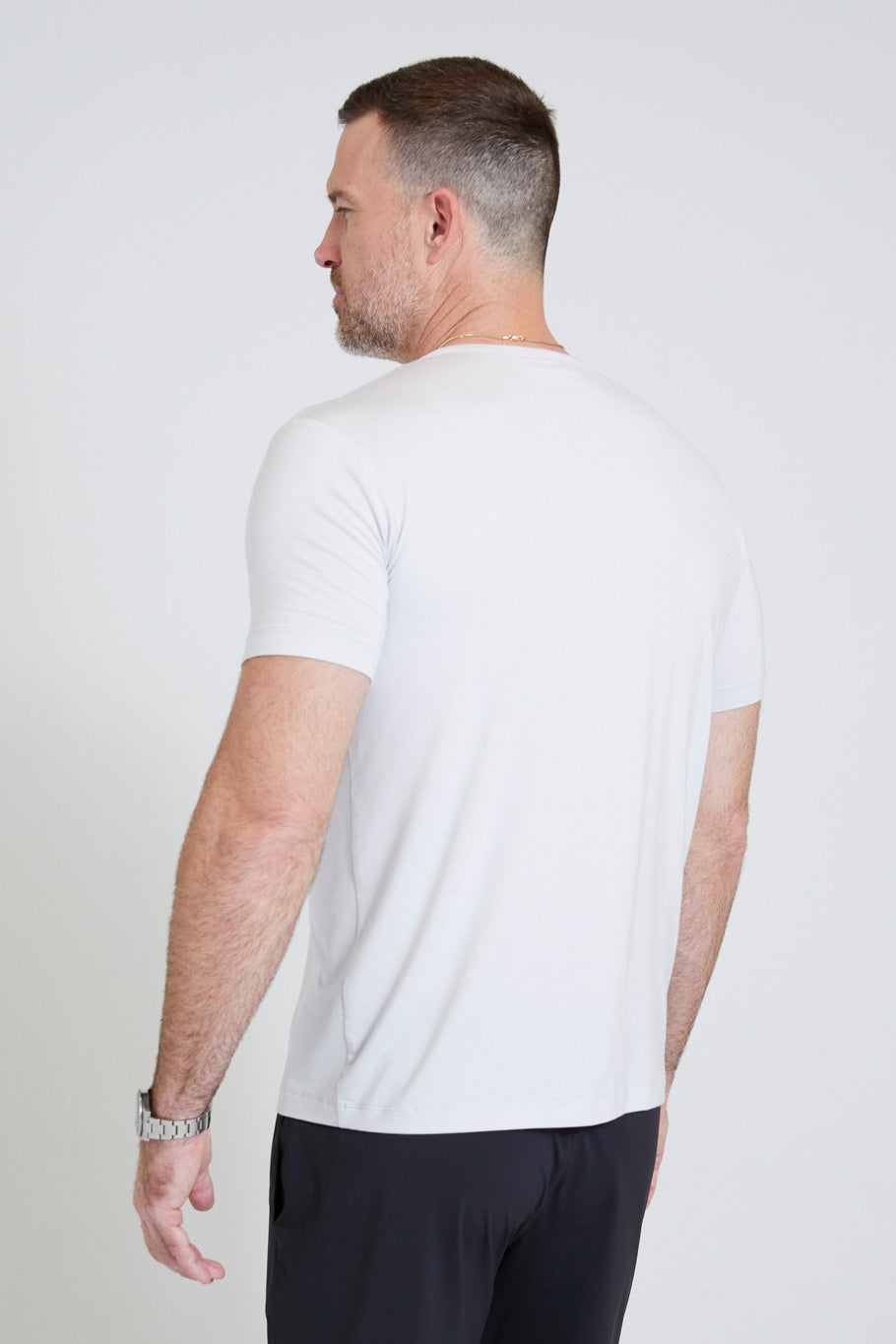 Image of the sussex tee in glacier gray ss23